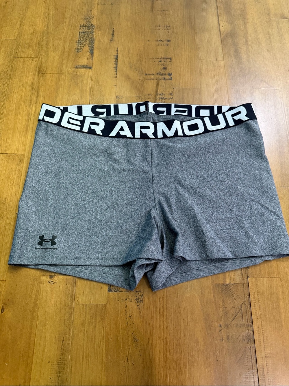Under Armour Women’s Heather Gray Logo Waistband Bike Shorts